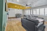 542 Sanders St - Photo 2
