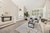 45 Colonial - Photo 3