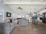 2758 Sleepy Hollow Ave - Photo 3
