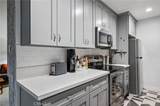 2345 Roscomare - Photo 24