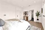 113 Manhattan Place - Photo 32