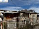 1413 Post Ave - Photo 1