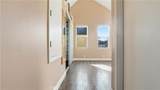 14256 Victory Boulevard - Photo 19