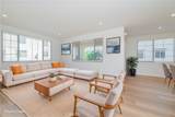 723 Spring Garden - Photo 4
