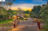 10700 Foothill Rd - Photo 23