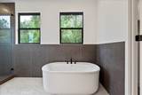 943 N Avenue 66 - Photo 50