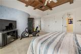40 Neapolitan - Photo 24