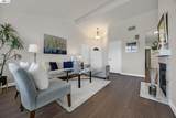 5012 Lakeview Dr - Photo 4