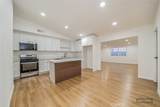 555 Chestnut - Photo 4