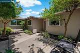 1642 Carriage Dr - Photo 5