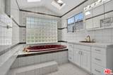 23036 Victory Boulevard - Photo 16