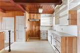 361 Golden - Photo 15