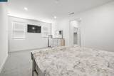 2214 Daimler St - Photo 10