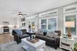 305 Saint Thomas - Photo 7