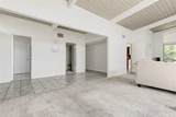 10412 Reseda - Photo 2