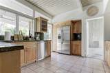 10412 Reseda - Photo 8