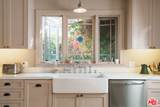 1060 Superba Avenue - Photo 13