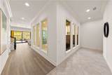 17 Swift - Photo 5