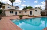 8412 Noble - Photo 3