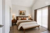 300 Providencia - Photo 13