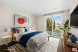 1129 Larrabee Street - Photo 19