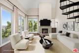 1129 Larrabee Street - Photo 4