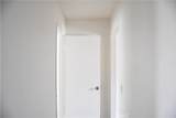994 Valencia - Photo 33