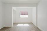 18310 Gresham Street - Photo 15
