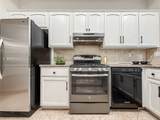3135 Hillcrest - Photo 18