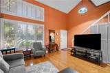 16745 Vanowen - Photo 9