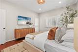 366 Villa Point - Photo 32