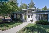 1517 Oakmont Dr - Photo 1