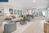 1517 Oakmont Dr - Photo 4