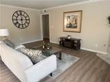 818 Averill - Photo 8