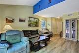 1742 Forum - Photo 10