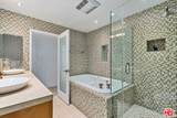 1129 Larrabee Street - Photo 23