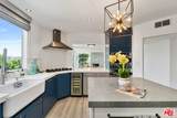 1129 Larrabee Street - Photo 6