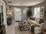727 Spruce - Photo 3