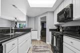 16377 Lakeshore - Photo 12