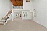 2385 Roscomare - Photo 18