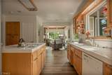 395 Primrose - Photo 8