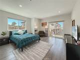 946 Warwick - Photo 2