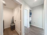 946 Warwick - Photo 32