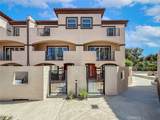 946 Warwick - Photo 4