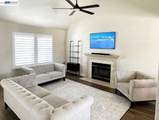 15055 Hollyhock Ct - Photo 2