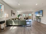 946 Warwick - Photo 13