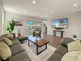 946 Warwick - Photo 14