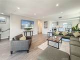 946 Warwick - Photo 15