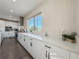 946 Warwick - Photo 21