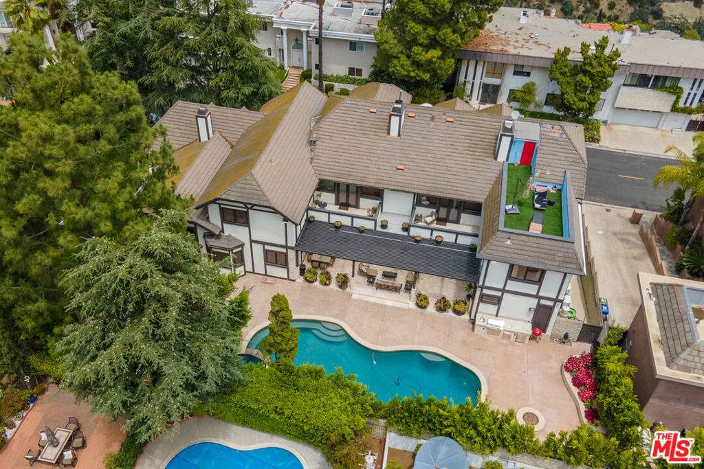 2407 Hercules Drive - Photo 1